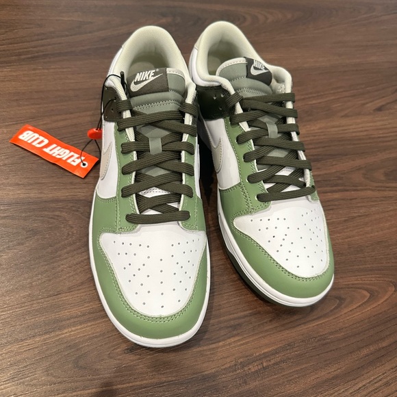 Nike Dunk Low Oil Green - Picture 2 of 5